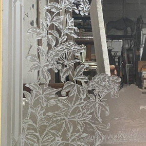 Set van drie houten scheidingsdeuren met gegraveerd glas, decoratie "La Fontaine" – begin 20e eeuw