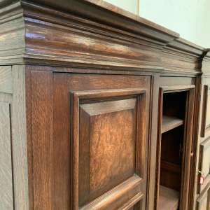 Renaissance-style bookcase in solid oak – 20th century
