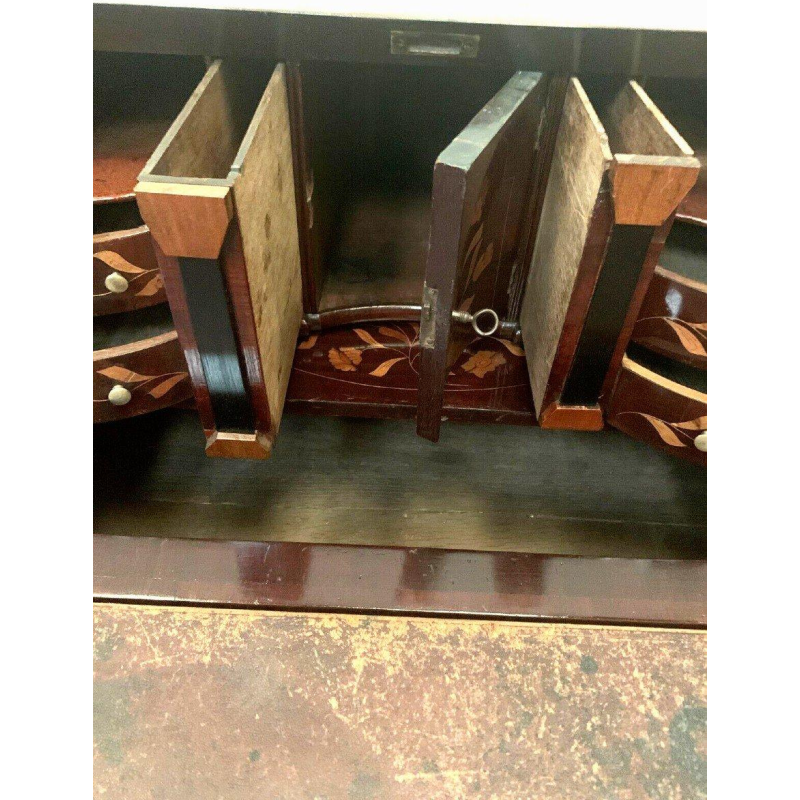 Commode scriban en marqueterie hollandaise – XVIIIᵉ siècle