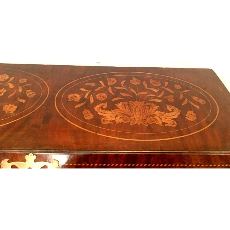 Commode scriban en marqueterie hollandaise – XVIIIᵉ siècle