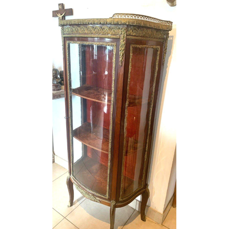 Napoleon III curved display cabinet in mahogany and chased bronze – 20th century