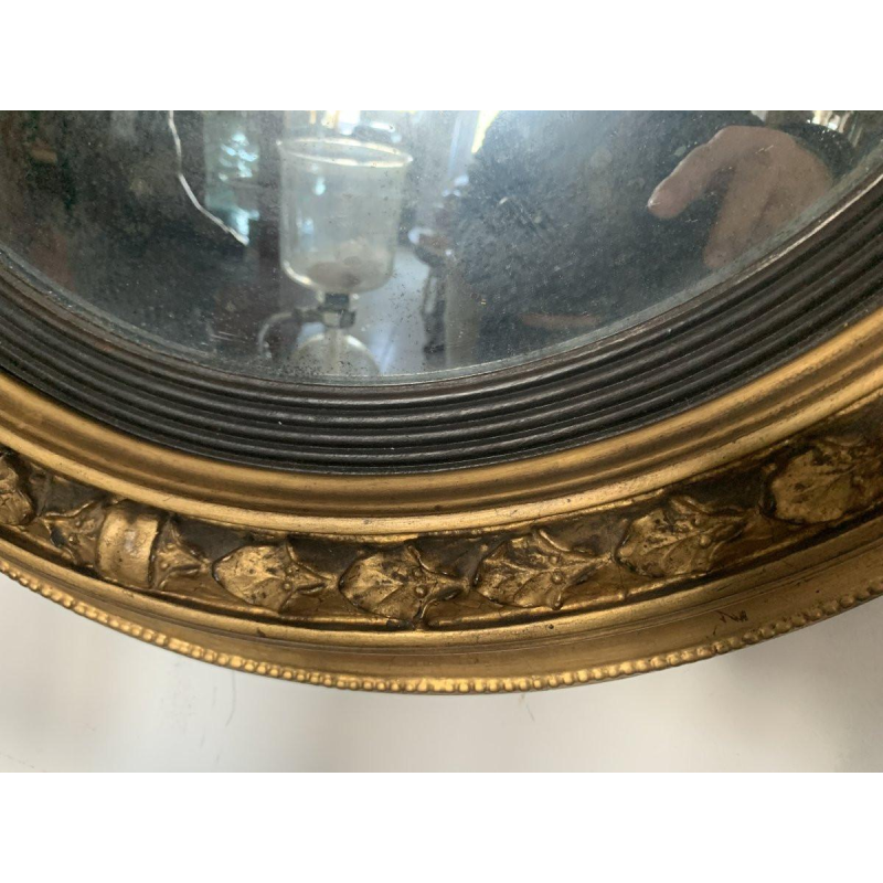 Miroir sorcière à fronton en bois sculpté et doré – XIXᵉ siècle