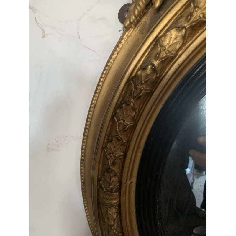 Miroir sorcière à fronton en bois sculpté et doré – XIXᵉ siècle