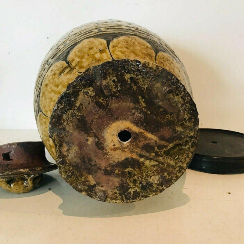 Vaas met deksel van gebarsten aardewerk, versierd met chinoiserie-figuren, een paard en een salamander – 19e eeuw