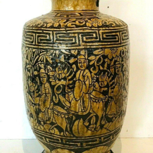 Covered vase in crackled earthenware, chinoiserie decoration of figures, horse and salamander – 19th century