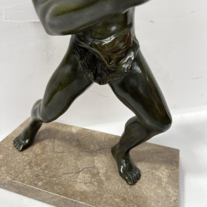 Bronzen sculptuur "De Bokser" met bruin/groene patina – 20e eeuw