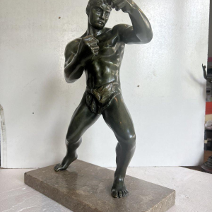 « Le Boxeur » sculpture en bronze à patine brun / vert – XXᵉ siècle