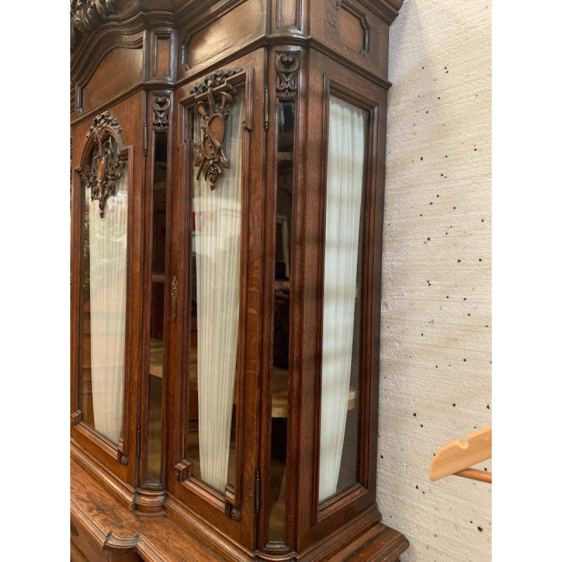 Liège-style buffet in two parts, made of patinated solid oak – 20th century