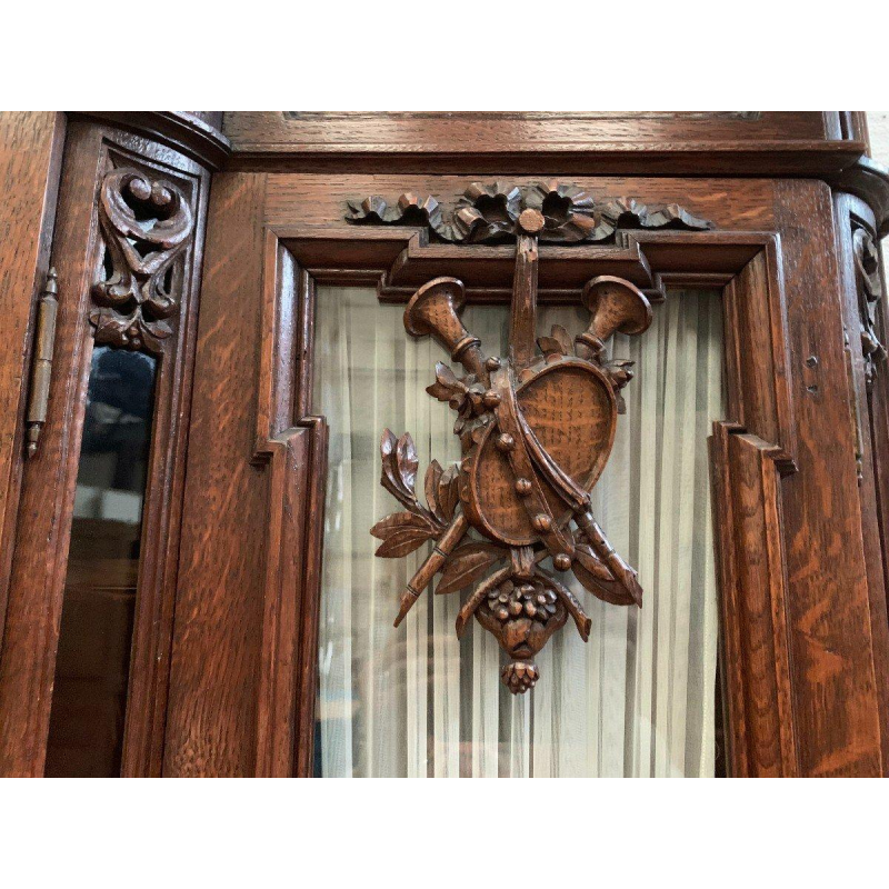 Buffet liégeois en deux corps en chêne massif patiné – XXᵉ siècle