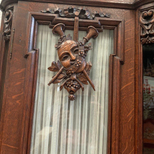 Buffet liégeois en deux corps en chêne massif patiné – XXᵉ siècle