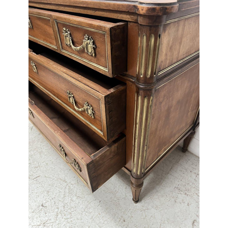 Mahoniehouten commode in Lodewijk XVI-stijl met een blad van grijs geaderd marmer – 19e eeuw