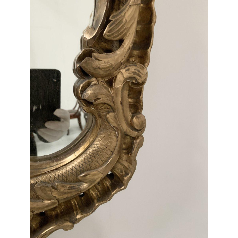 Miroir Louis XV en bois sculpté doré – XVIIIᵉ siècle