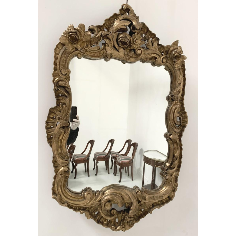 Miroir Louis XV en bois sculpté doré – XVIIIᵉ siècle