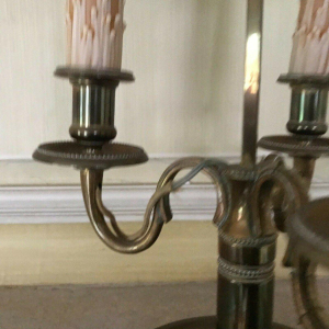 Lampe bouillotte à trois lumières de style Louis XVI – XXᵉ siècle