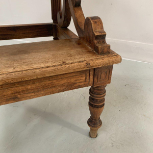 Escalier de bibliothèque en bois teinté à trois marches – XIXᵉ siècle