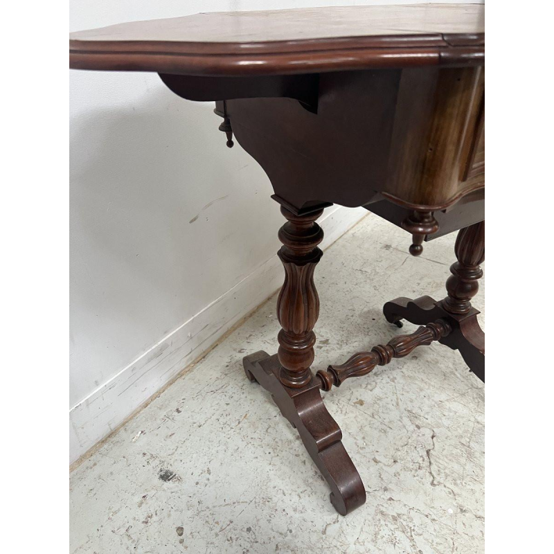 Werktafel van mahoniehout en fineer uit het Napoleontische tijdperk, 19e eeuw.