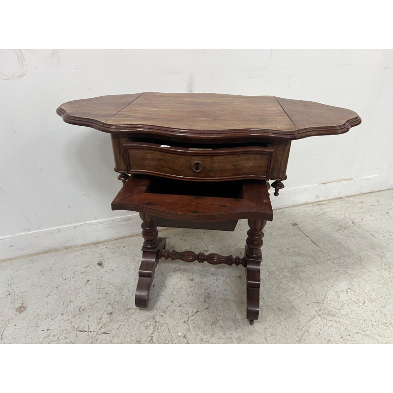 Table a ouvrage d'époque Napoléon en acajou et placage XIX siècle