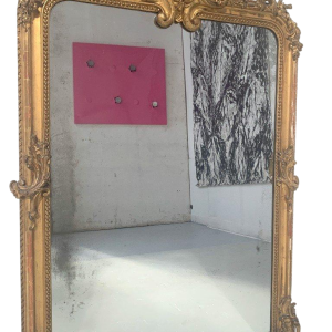 Miroir de style Louis XV en bois et stuc doré à la feuille d'or – XIXᵉ siècle