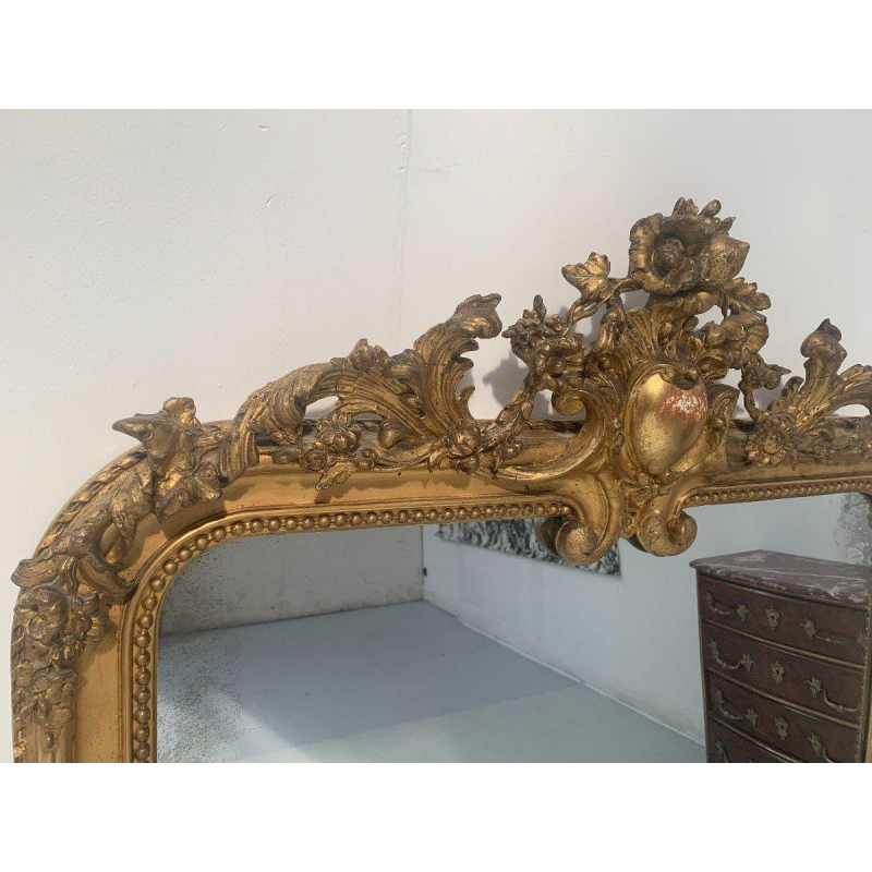 Miroir de style Louis XV en bois et stuc doré à la feuille d'or – XIXᵉ siècle