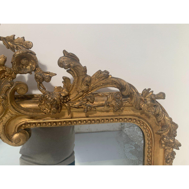 Miroir de style Louis XV en bois et stuc doré à la feuille d'or – XIXᵉ siècle