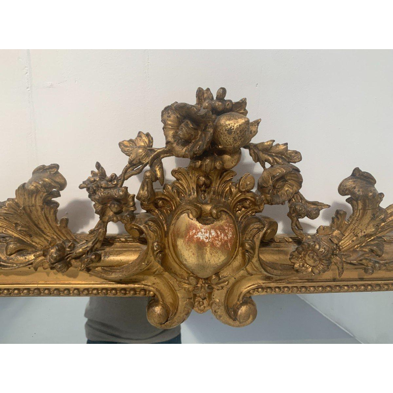 Miroir de style Louis XV en bois et stuc doré à la feuille d'or – XIXᵉ siècle