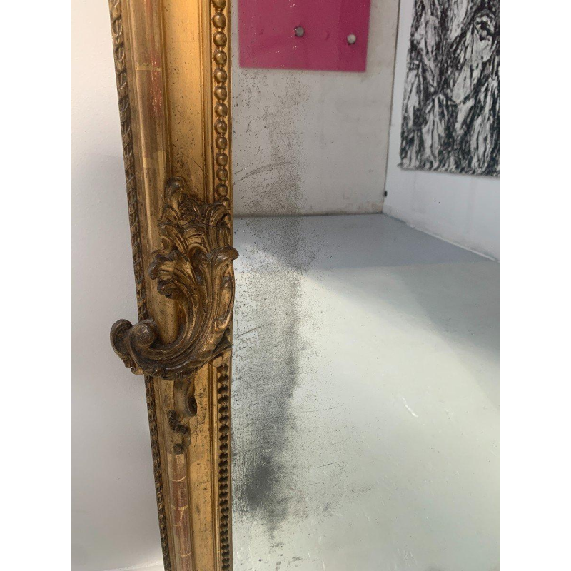 Miroir de style Louis XV en bois et stuc doré à la feuille d'or – XIXᵉ siècle