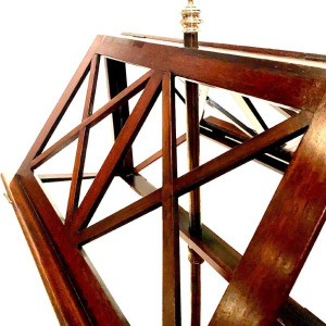 Mahoniehouten lessenaar met driepootvoet uit de tijd van Napoleon III – 19e eeuw