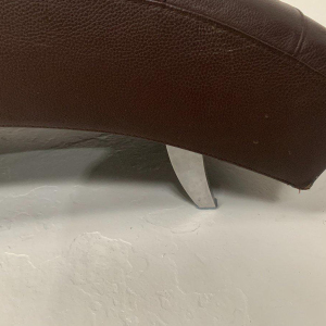 Banquette de relaxation en damier de cuir noir – XXᵉ siècle