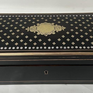 Boîte à gants en marqueterie à la reine Napoléon III – XIXᵉ siècle