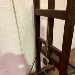 Solid oak rack and pinion painting easel – 19th century