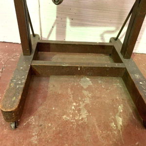 Massief eikenhouten schildersezel met tandwielmechanisme – 19e eeuw