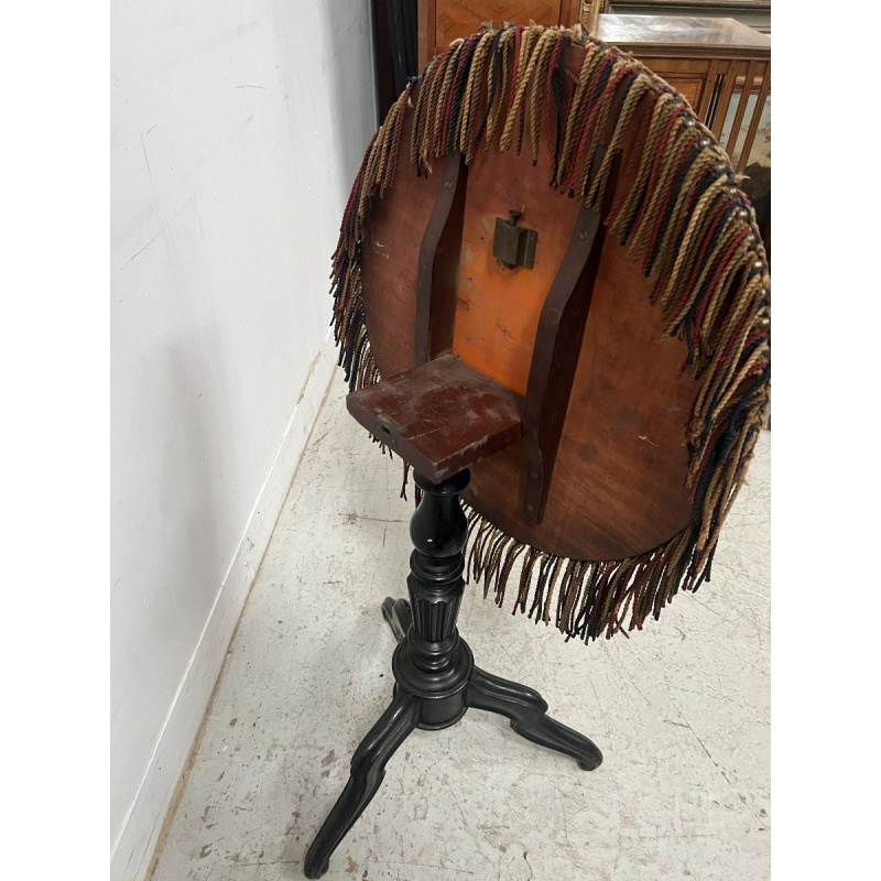 Guéridon basculant Napoléon III en bois noirci – XIXᵉ siècle