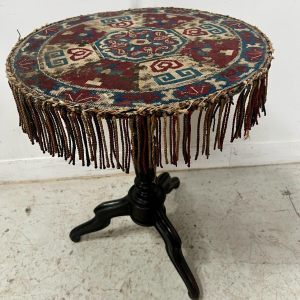 Kantelbare sokkeltafel van Napoleon III in zwartgeblakerd hout – 19e eeuw