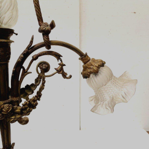 Louis XVI style chandelier in bronze with frosted glass candle holders – 20th century