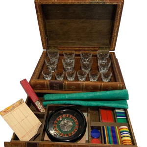 Cave à liqueur et boîte de jeux en trompe l’œil de livres anciens – XXᵉ siècle