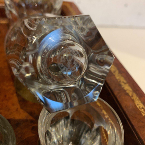 Cave à liqueur et boîte de jeux en trompe l’œil de livres anciens – XXᵉ siècle