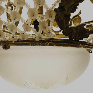 Lustre de style Louis XV en bronze et verre dépoli – début XXᵉ siècle