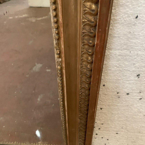 Miroir de style Louis XVI en bois et stuc doré – XIXᵉ siècle