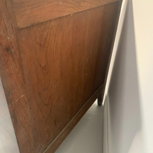 Commode de style Napoléon III en palissandre et acajou – XXᵉ siècle