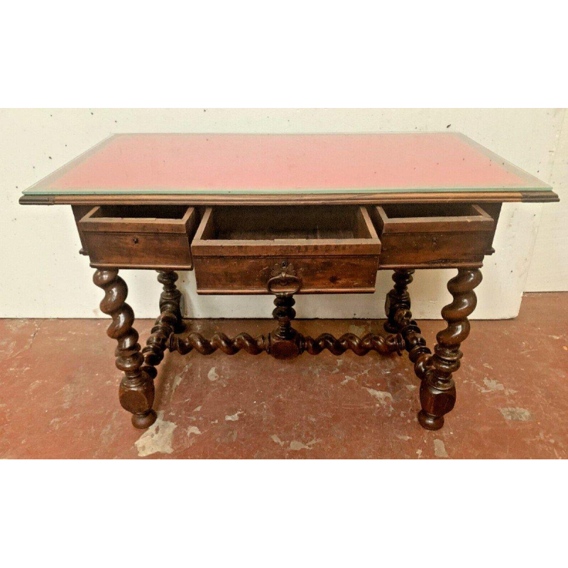 Table bureau de style Louis XIII en noyer sculpté, XIXᵉ siècle