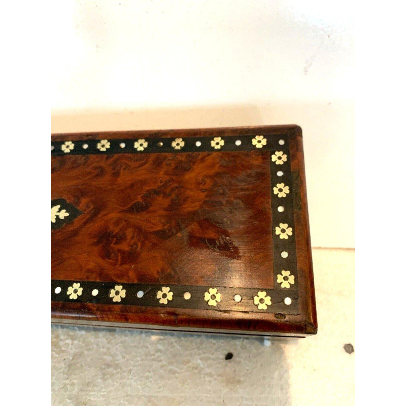 Napoleon III glove box in thuya burl and Boulle marquetry, 19th century