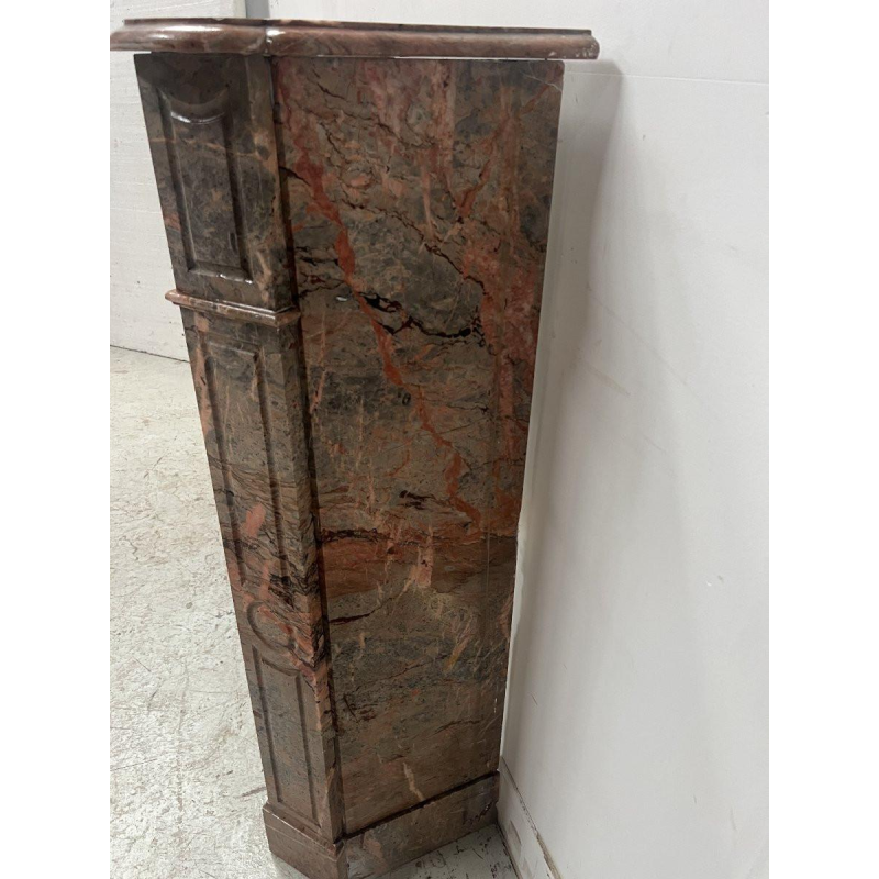 Louis XV style "Pompadour" model fireplace in pink marble, late 19th / early 20th century