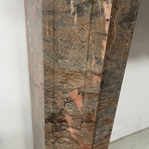 Louis XV style "Pompadour" model fireplace in pink marble, late 19th / early 20th century