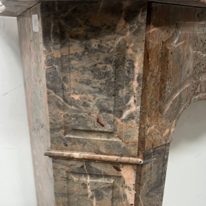 Louis XV style "Pompadour" model fireplace in pink marble, late 19th / early 20th century