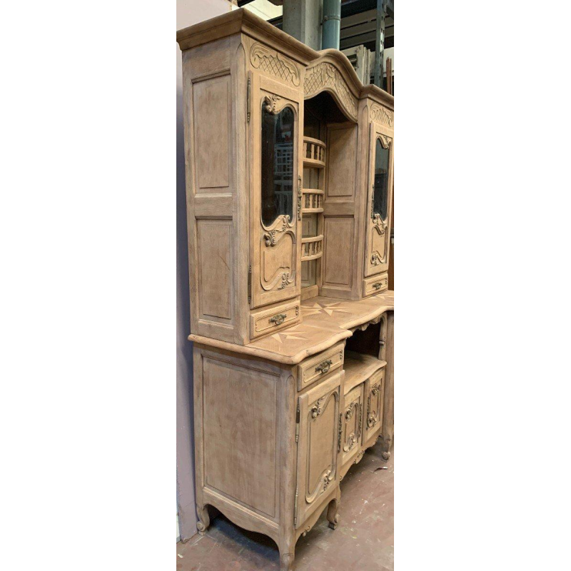 Tweedelig dressoir in Louis XV-stijl van massief eikenhout, 20e eeuw.