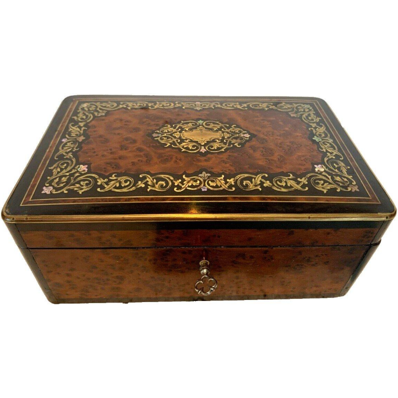 Boîte à bijoux en loupe de thuya et marqueterie de laiton gravé, XIXᵉ siècle