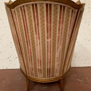 Bergère à coussin de style Louis XVI en bois doré, XXᵉ siècle