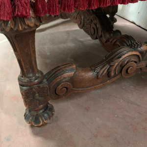 Paire De Fauteuils De Style Renaissance En Noyer Massif XIX Siècle