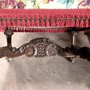 Paire De Fauteuils De Style Renaissance En Noyer Massif XIX Siècle