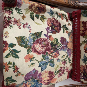 Paire De Fauteuils De Style Renaissance En Noyer Massif XIX Siècle